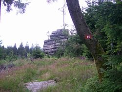 Der kleine Waldstein mit Höhenweg-Markierung