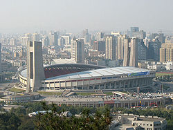 Hangzhou-Dragon-Stadium, Ansicht vom nahegelegenen Geling-Berg