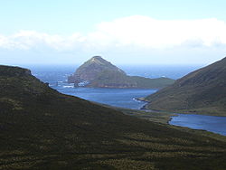 Jaquemart Island (im Hintergrund)