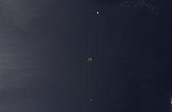 Satellitenbild von Kazan rettō,Kita-Iwojima oben, Iwojima mittig, Minami-Iwojima unten