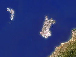 Inseln Chizumulu (l.) und Likoma (r.)