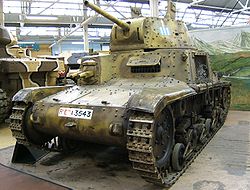 [M13/40 in einem Museum im britischen Bovington]