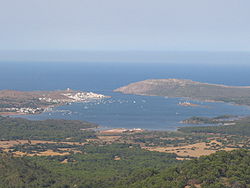 Bucht von Fornells und Illa de sa Sargantana