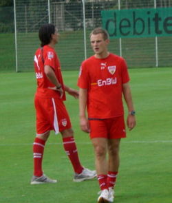 Bernd Nehrig (re.) mit Fernando Meira beim Training im Trikot des VfB Stuttgart