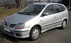 Nissan Almera Tino (2000–2003)