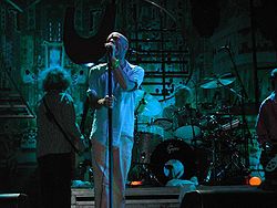 R.E.M. bei einem Konzert in Padua, Italien (2003)