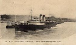 Paquebot Invicta dans le port de Boulogne-sur-Mer-vers 1910.JPG