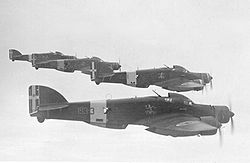 SM.79 fliegen 1941 einen Angriff gegen Malta