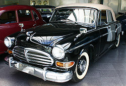 P 240 Cabriolet mit Horch-Krone und geflügelter Weltkugel (1956)