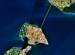 Satellitenbild mit Fährroute der Vogelfluglinie über den Fehmarnbelt