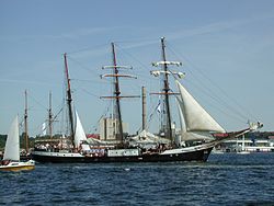 Segelschiff Fridtjof Nansen 1.jpg
