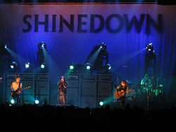 Shinedown bei einem Konzert am 5. März 2009