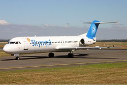 Eine Fokker 100 der Skywest Airlines