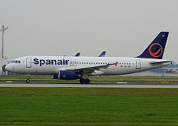 Ein Airbus A320-200 der Spanair in aktueller Lackierung