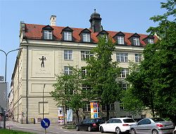 Staedtische Riemerschmid-Wirtschaftsschule München-2.jpg