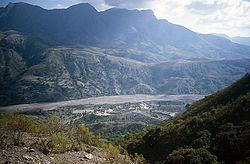 Blick auf Poroma und den Río Poroma von Süden