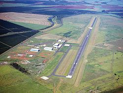 Foto des Flughafens im Überflug 2005