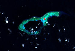 Falschfarben-Satellitenbild von West FayuDie Insel erscheint rot
