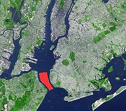 Die Narrows (rot markiert) auf einem Satellitenbild von New York