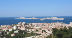 Blick von Marseille; Île d’If in der Bildmitte