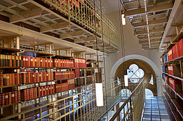 Bundeshaus Parlamentsbibliothek.jpg