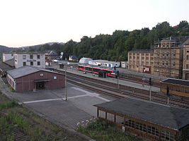Der Bahnhof Aue mit einem Dieseltriebwagen der Erzgebirgsbahn (2008)
