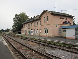 Gleise und Empfangsgebäude im September 2010