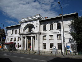 Westfassade des Stationsgebäudes
