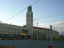 Hauptbahnhof in Hradec Králové vor den Umbauten am Bahnhofsplatz