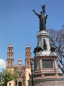Kirche und Statue von Hidalgo