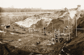 Blick über die Grube (mit Kettenbahn), kurz vor der Stilllegung 1924