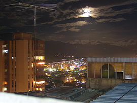 Guarenas in der Nacht