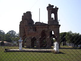 Ruine der Kirche