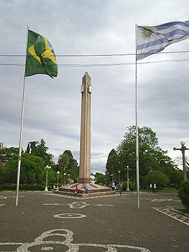 Obelisk im Parque Internacional auf der Grenze
