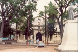 Ocotal parque e iglesia (1988).jpg