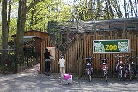 Aschersleben Zoo Eingang.JPG