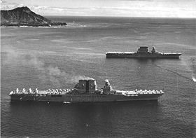 USS Saratoga (vorne) und USS Lexington