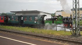 Der Zug der Dampfkleinbahn Bad Orb–Wächtersbach im Bahnhof Wächtersbach