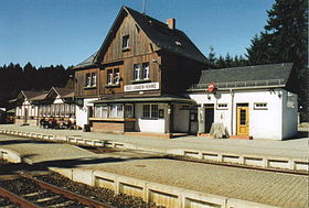 Blick zum Bahnhofsgebäude