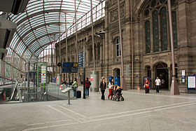 Der Straßburger Bahnhof unter der neuen Glaskuppel