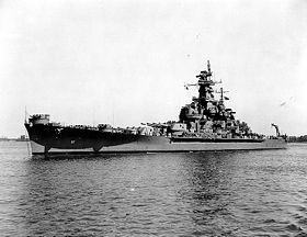USS South Dakota unweit des Norfolk Navy Yard, 20. August 1943