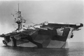 Die USS Midway (CVE-63) in San Diego, April 1944