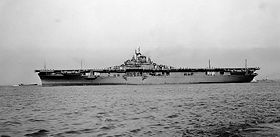 Die USS Intrepid am Tag ihrer Indienststellung