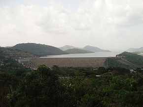 Akosombo-Staudamm mit dem Wasserkraftwerk
