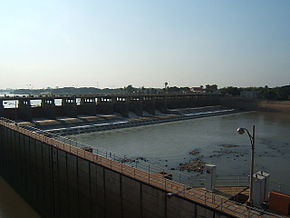 Der Chaophraya-Staudamm während der trockenen Jahreszeit
