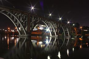 Die Coosa Bridge in Goodyear, Gadsden
