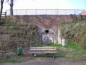 Der zugemauerte Tunnel am Horstsee, der früher zur Aktien-Ziegelei Horst führte.