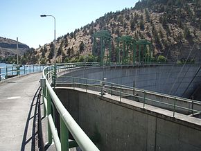 Staumauer des Pelton Dam