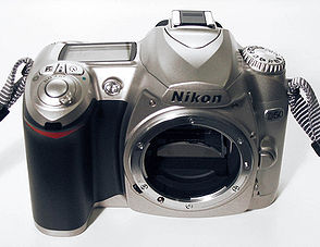 Nikon D50 body front.jpg