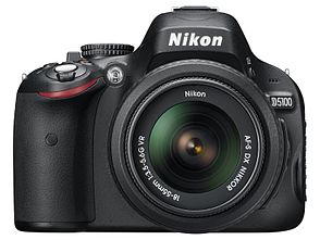 Nikon D5100 18-55mm front.jpg